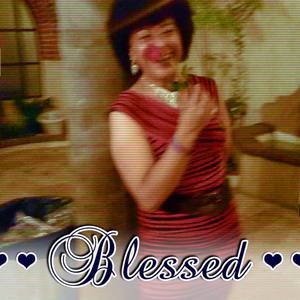 Meet your Posher, Elvia